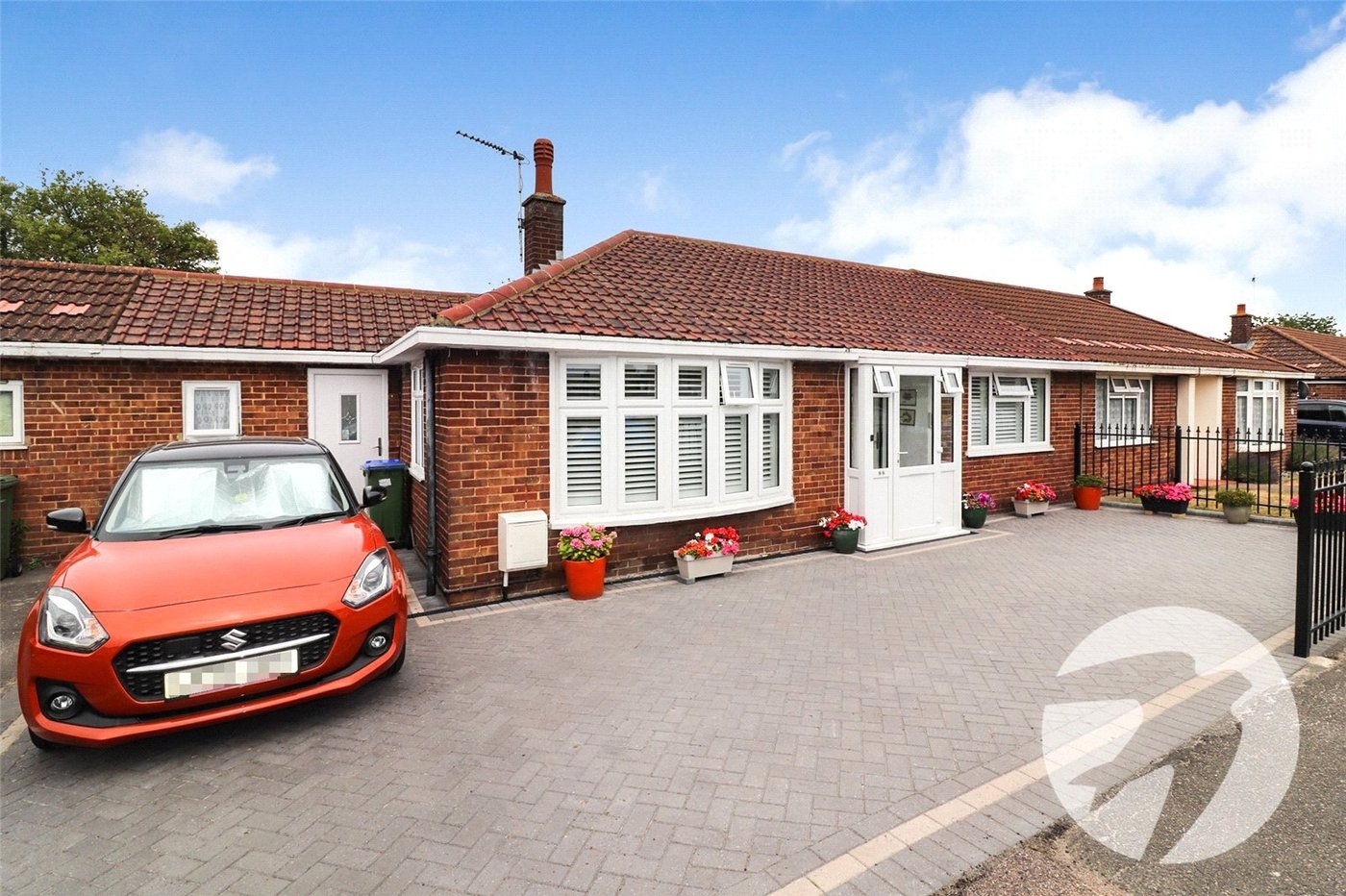 2 bedroom bungalow for sale in Erith | Robinson Jackson