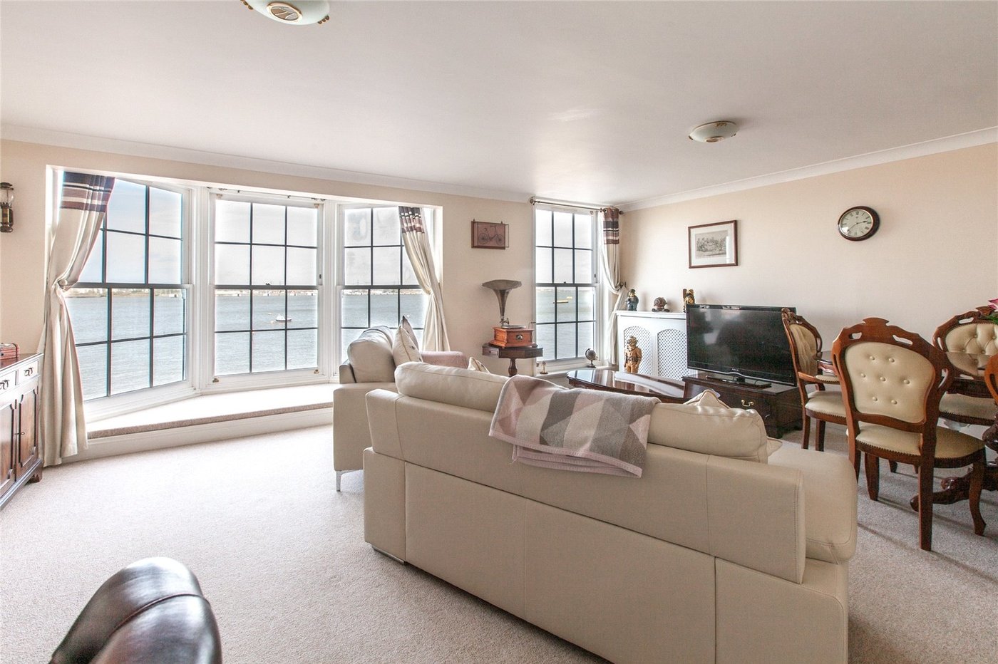 2 bedroom property for sale in Gravesend | Robinson Michael & Jackson