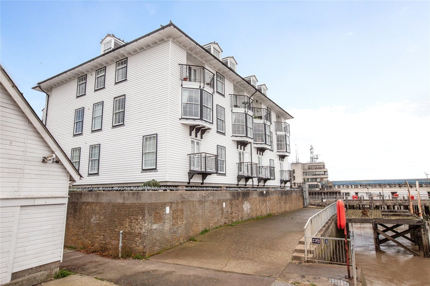 2 bedroom property for sale in Gravesend | Robinson Michael & Jackson