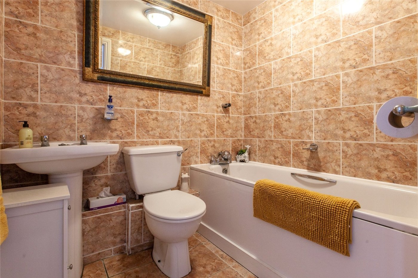 2 bedroom property for sale in Gravesend | Robinson Michael & Jackson