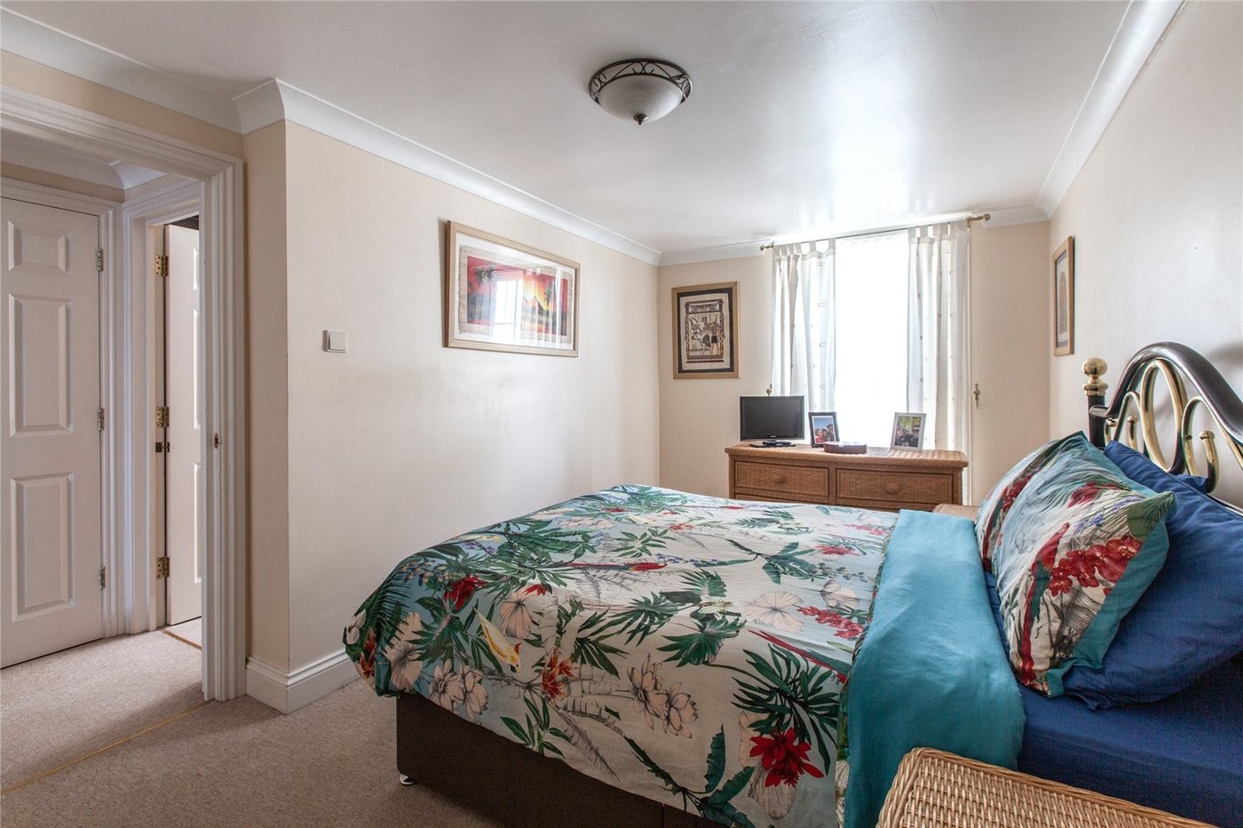 2 bedroom property for sale in Gravesend | Robinson Michael & Jackson