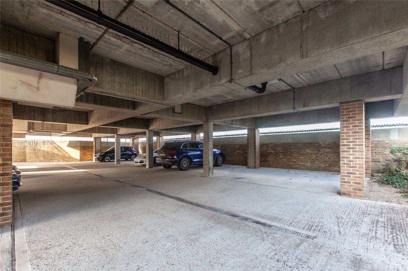 2 bedroom property for sale in Gravesend | Robinson Michael & Jackson