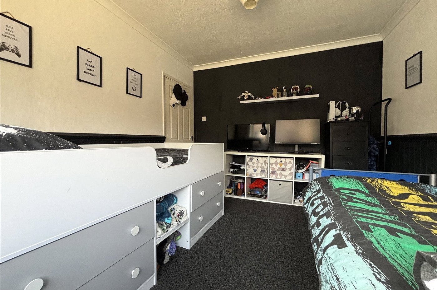 3 bedroom bungalow for sale in Davis Estate | Robinson Michael & Jackson