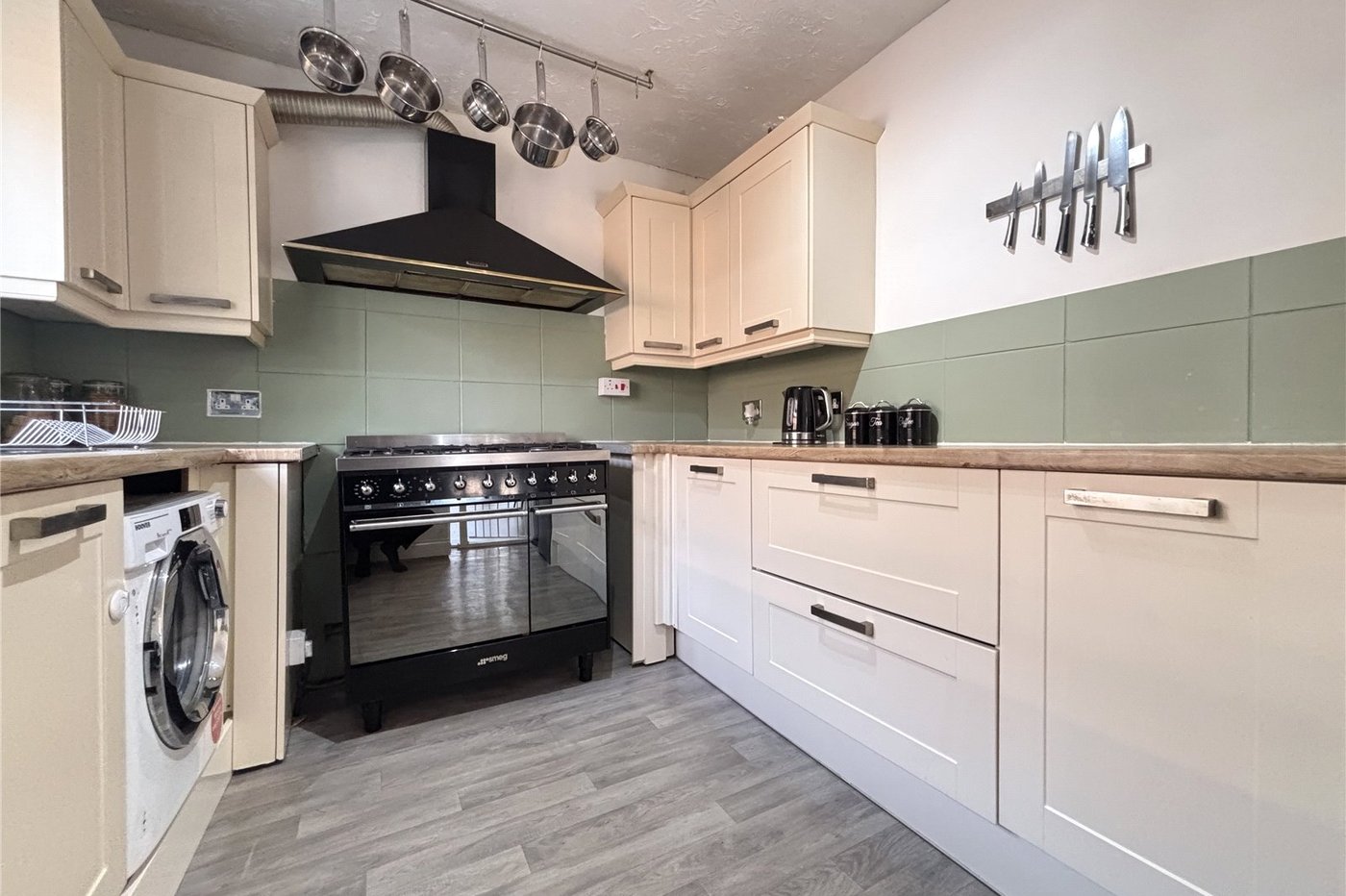 3 bedroom bungalow for sale in Davis Estate | Robinson Michael & Jackson