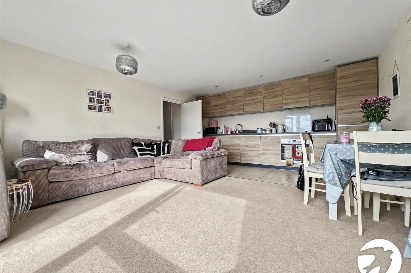 1 bedroom property for sale in Elliotts Way | Robinson Michael & Jackson