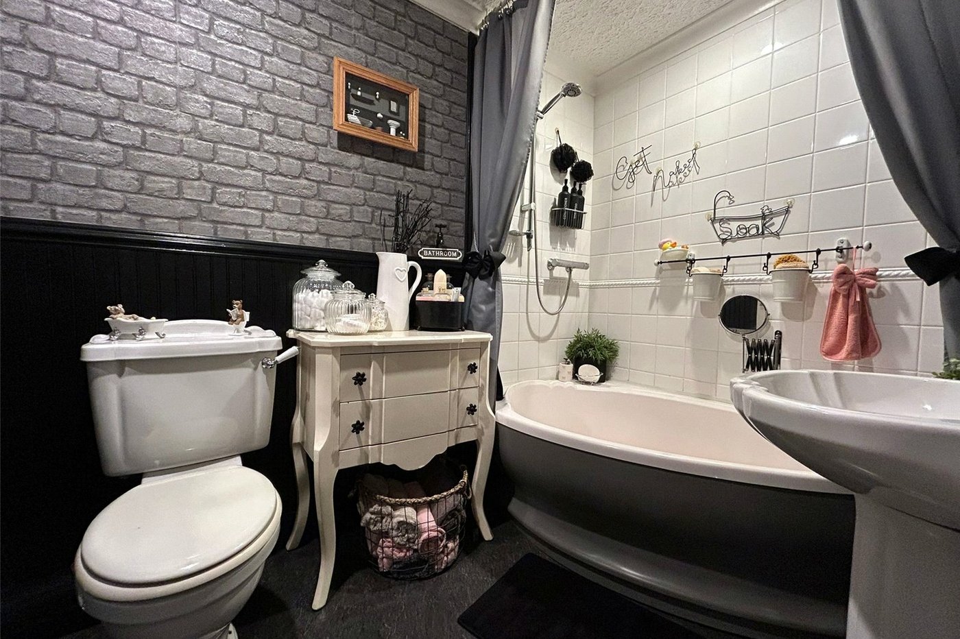 2 bedroom house for sale in Woolwich | Robinson Jackson