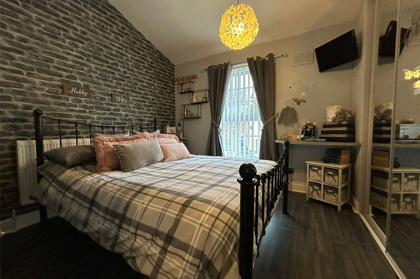 2 bedroom house for sale in Woolwich | Robinson Jackson