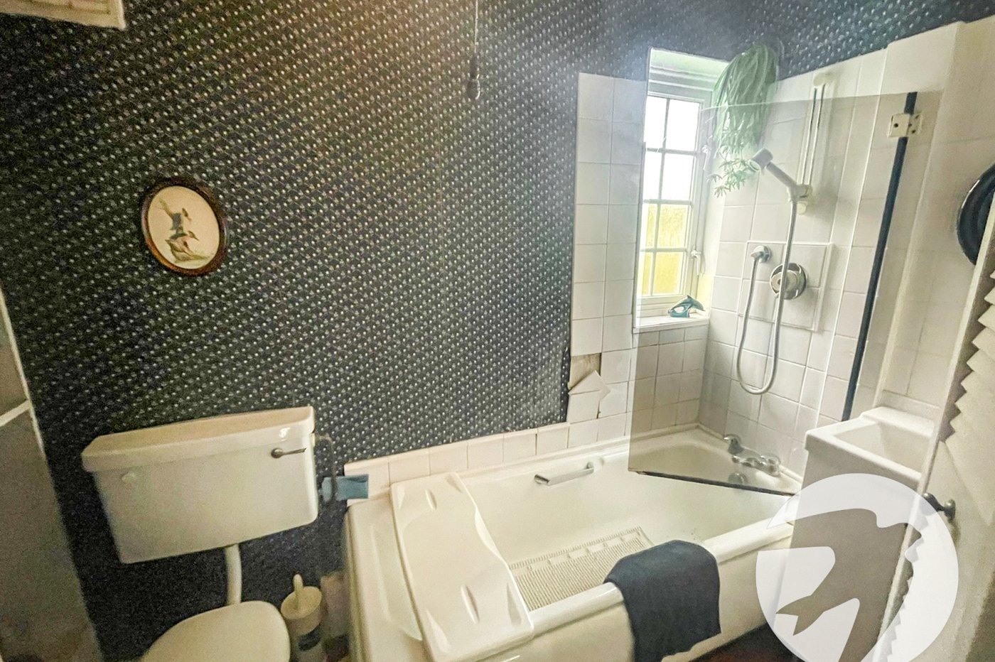 3 bedroom house for sale in London | Robinson Jackson