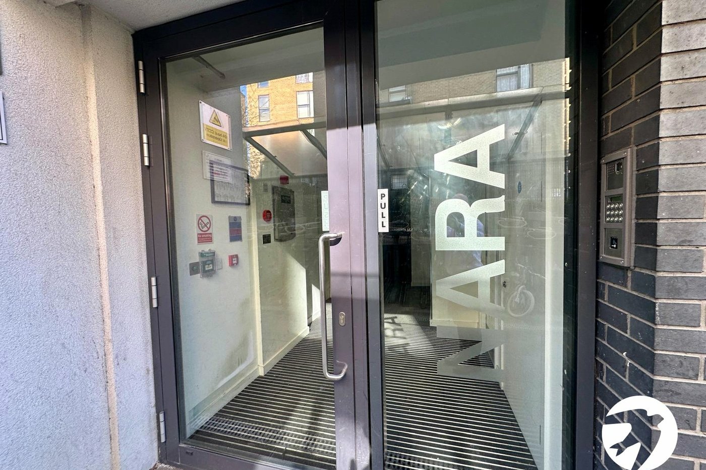 1 bedroom property for sale in London | Robinson Jackson