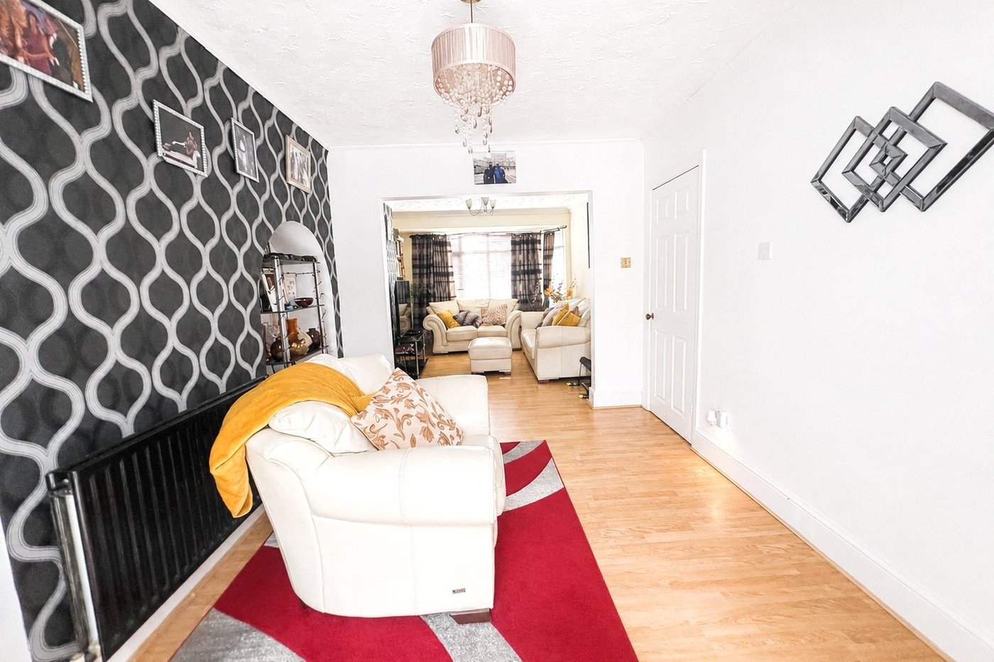 3 bedroom house for sale in London | Robinson Jackson