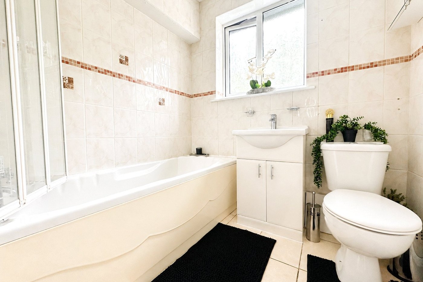 3 bedroom house for sale in London | Robinson Jackson
