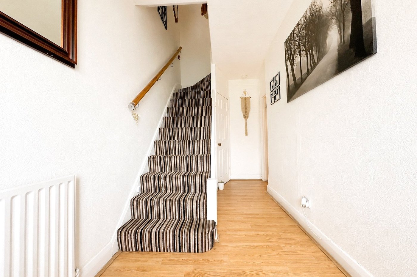 3 bedroom house for sale in London | Robinson Jackson