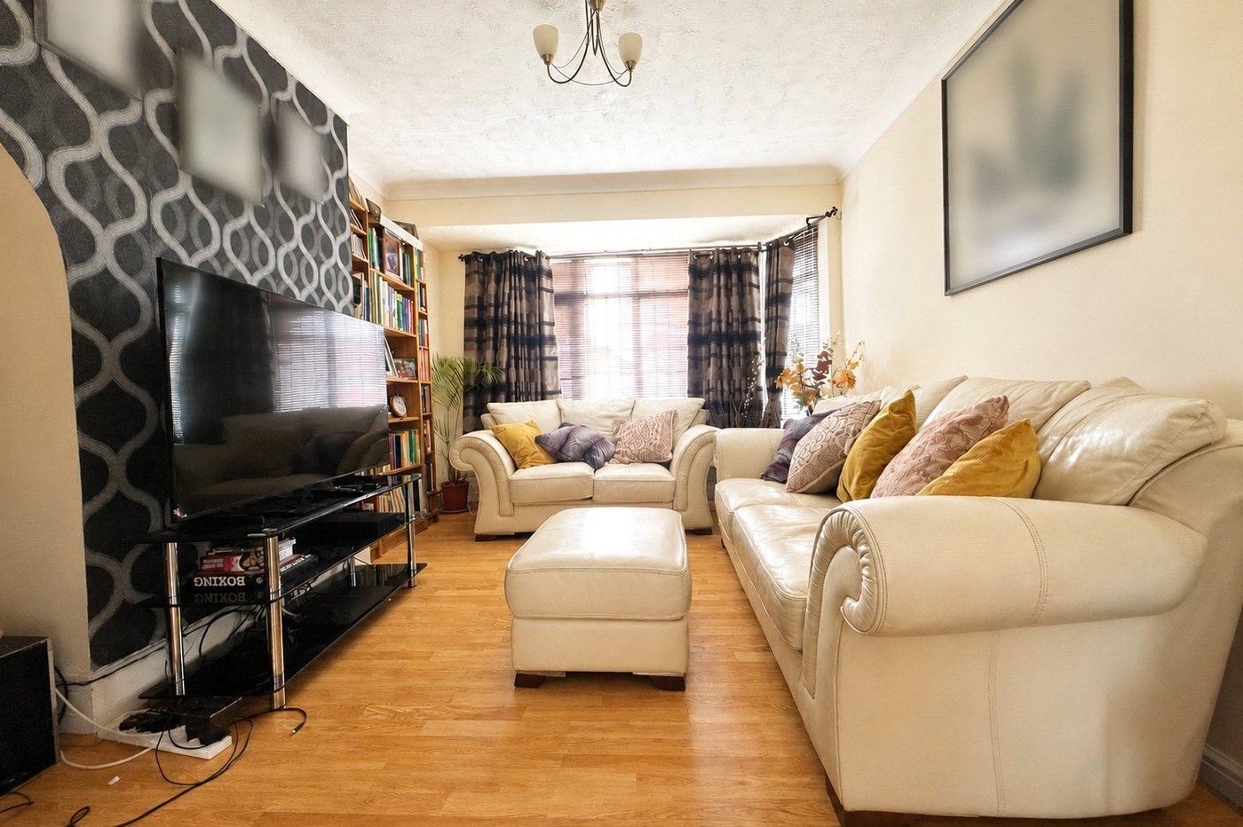 3 bedroom house for sale in London | Robinson Jackson