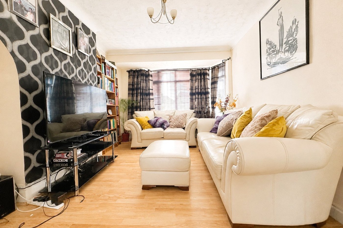 3 bedroom house for sale in London | Robinson Jackson