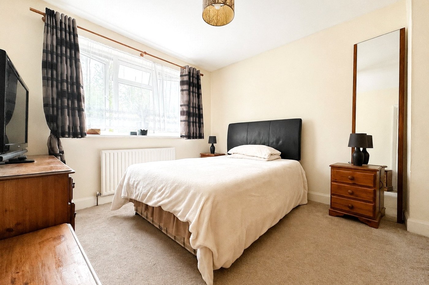 3 bedroom house for sale in London | Robinson Jackson