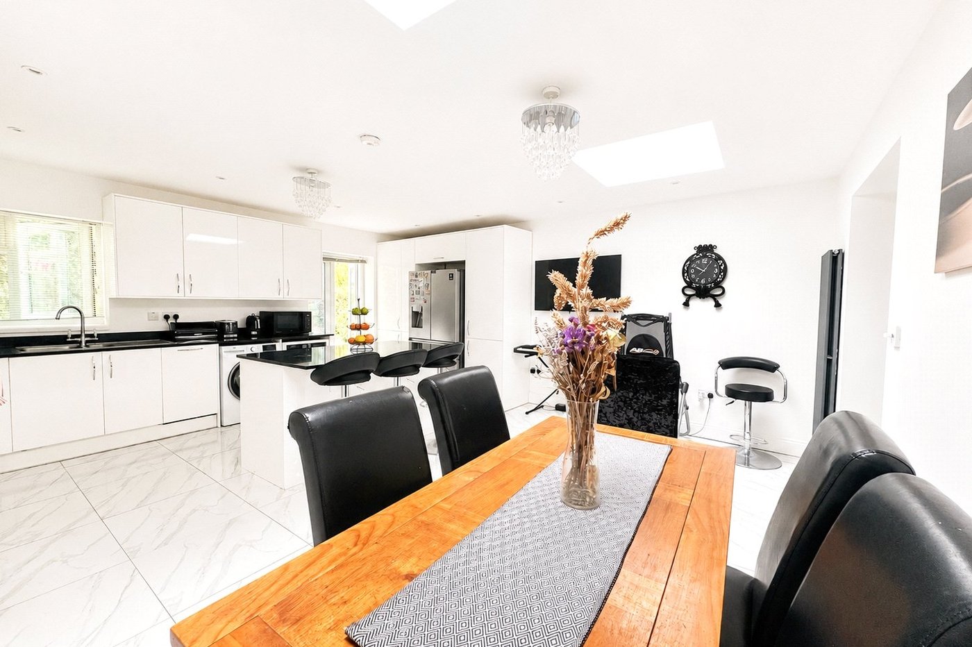 3 bedroom house for sale in London | Robinson Jackson