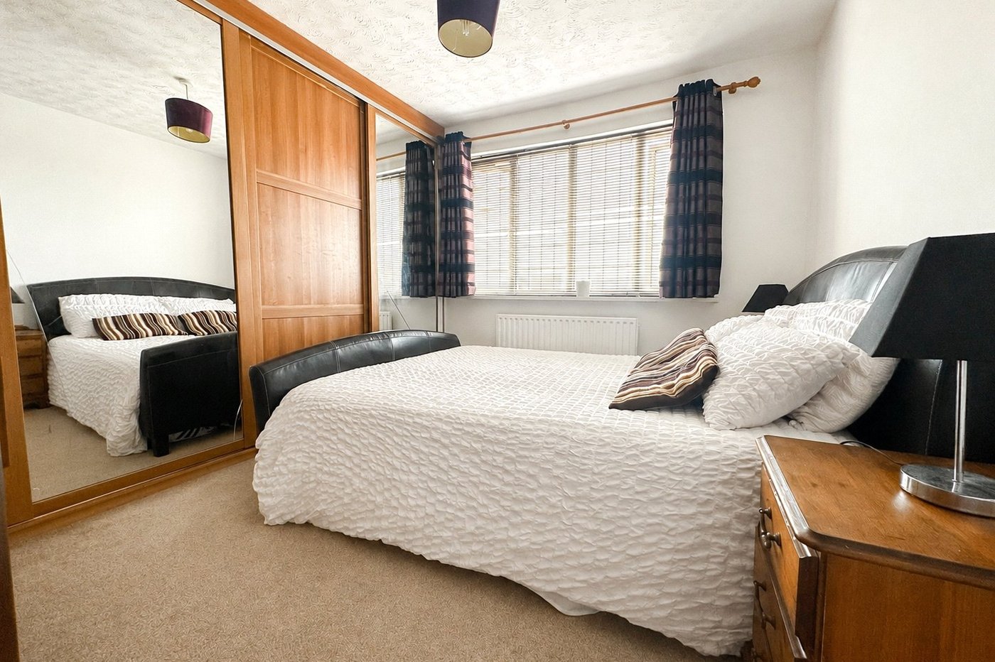 3 bedroom house for sale in London | Robinson Jackson