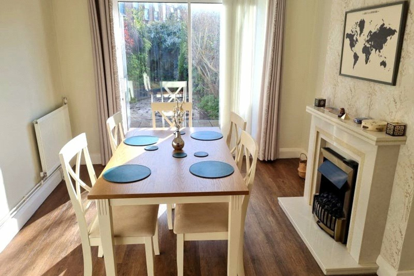 3 bedroom house for sale in London | Robinson Jackson