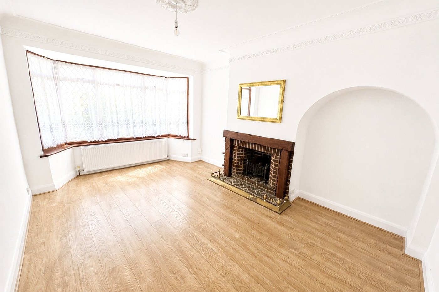 3 bedroom house for sale in London | Robinson Jackson