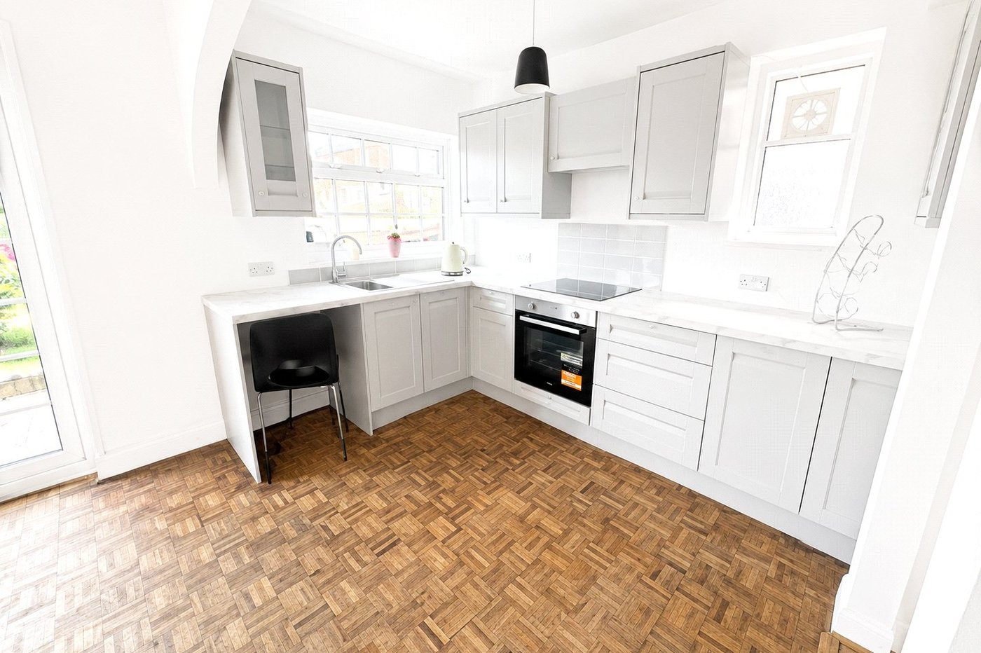 3 bedroom house for sale in London | Robinson Jackson