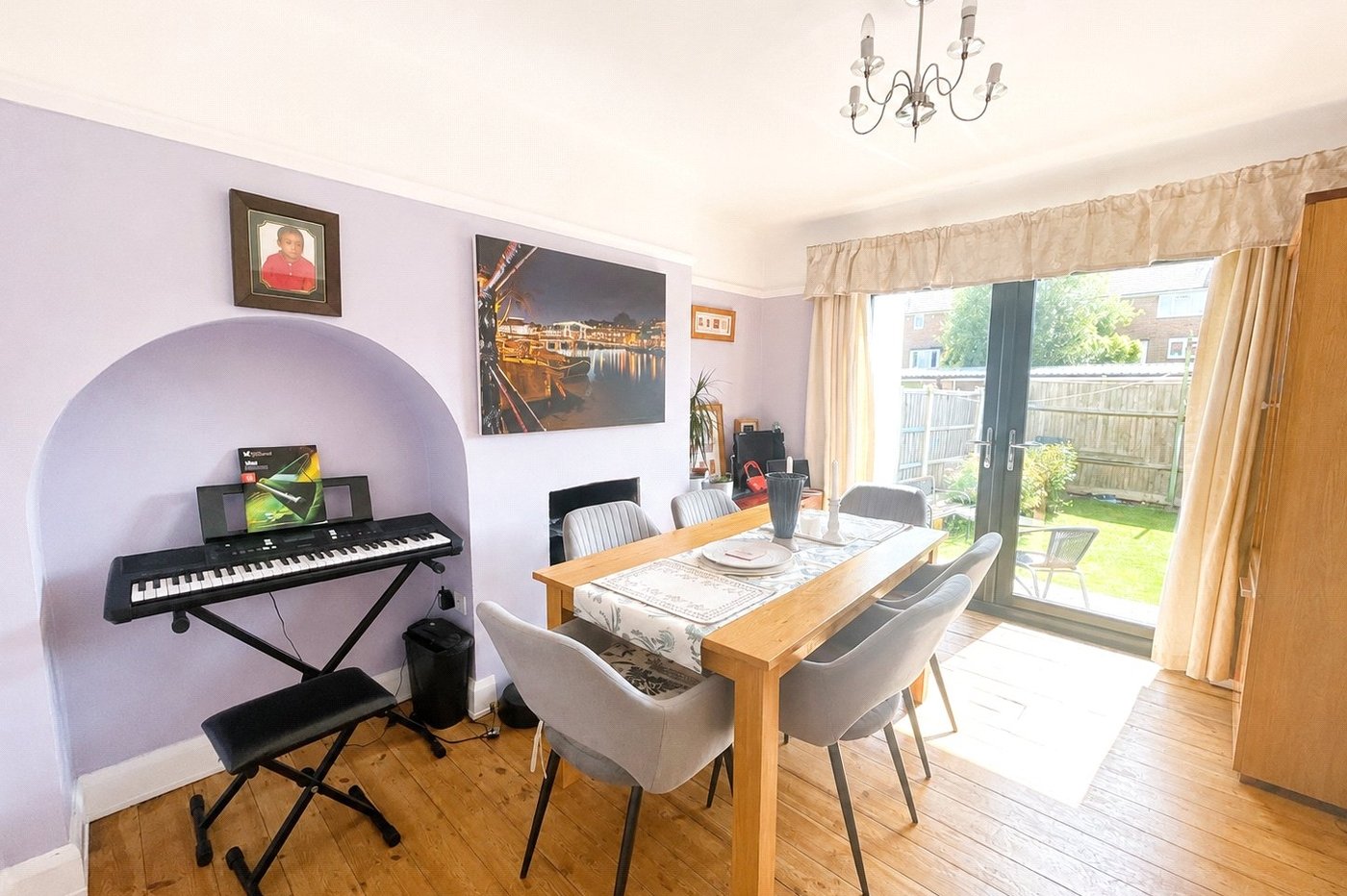 3 bedroom house for sale in London | Robinson Jackson
