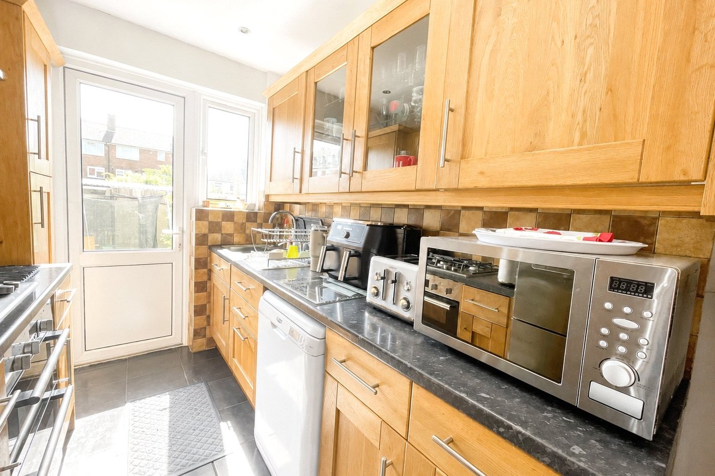3 bedroom house for sale in London | Robinson Jackson