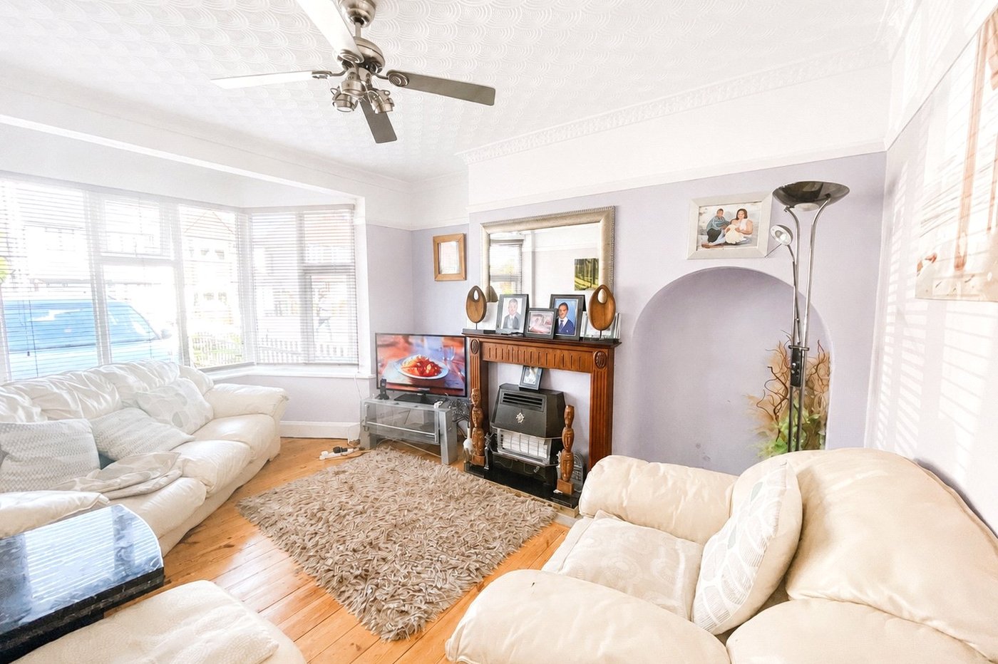 3 bedroom house for sale in London | Robinson Jackson