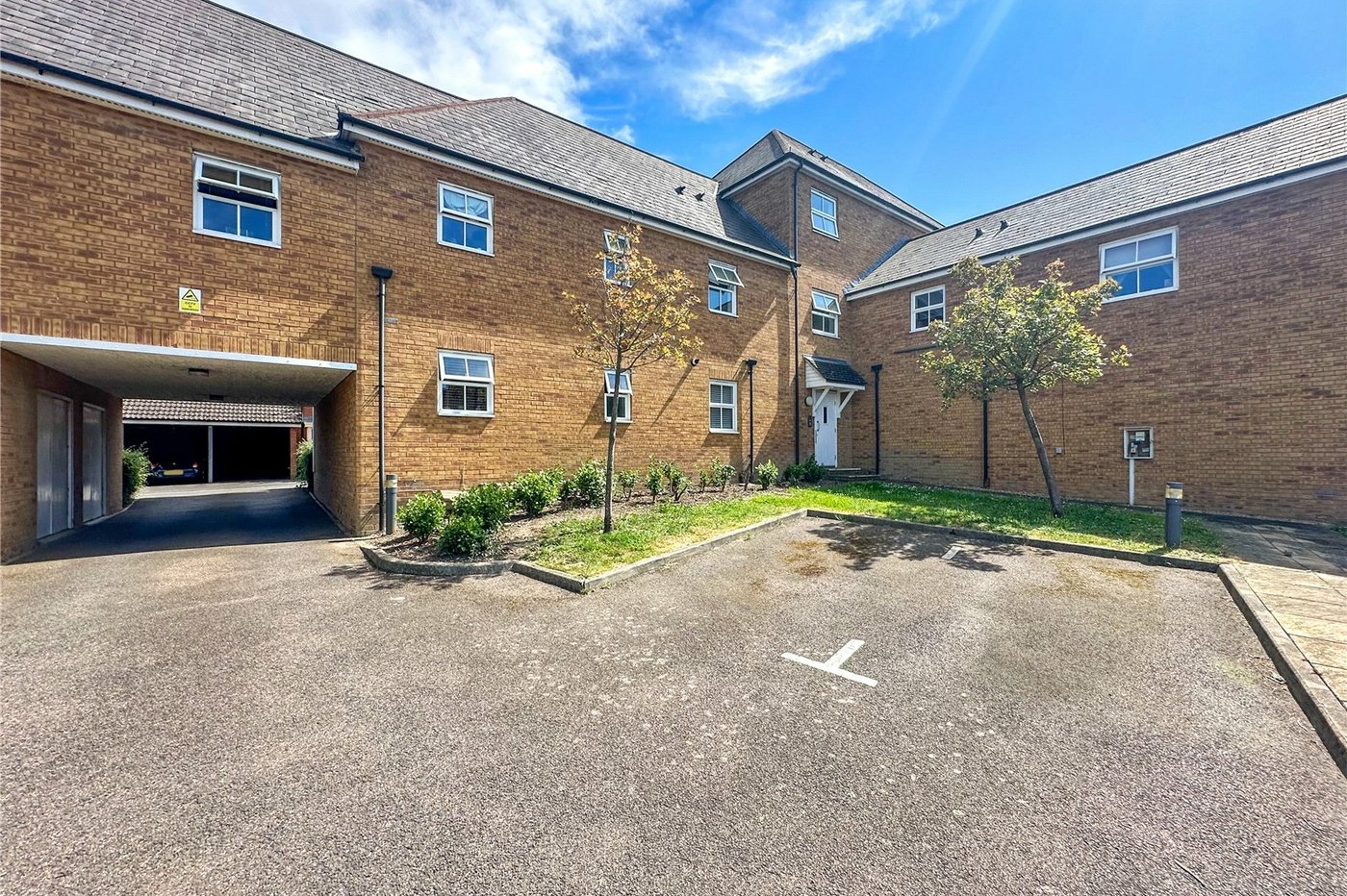 2 bedroom property for sale in Gillingham | Robinson Michael & Jackson