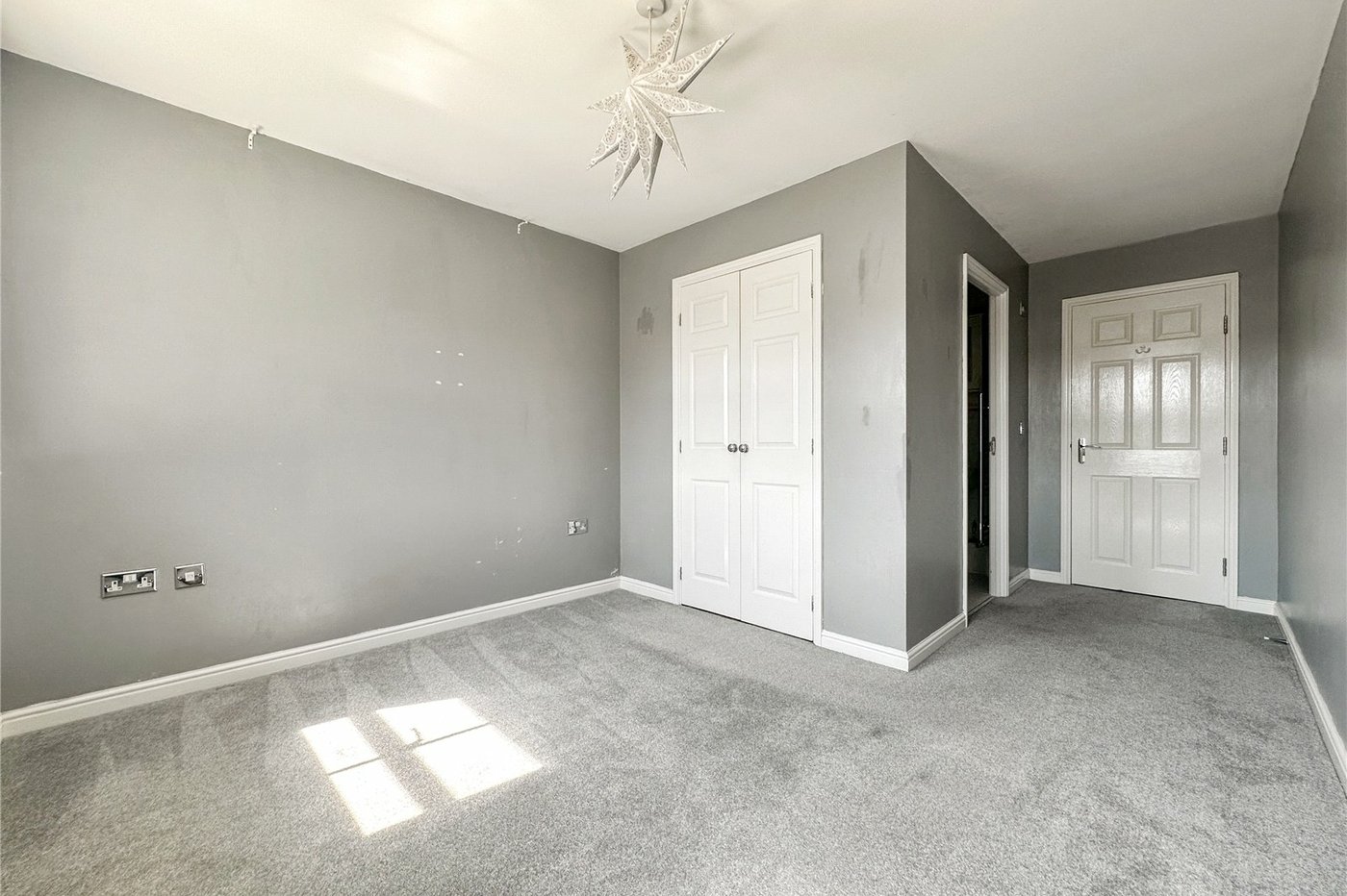 2 bedroom property for sale in Gillingham | Robinson Michael & Jackson