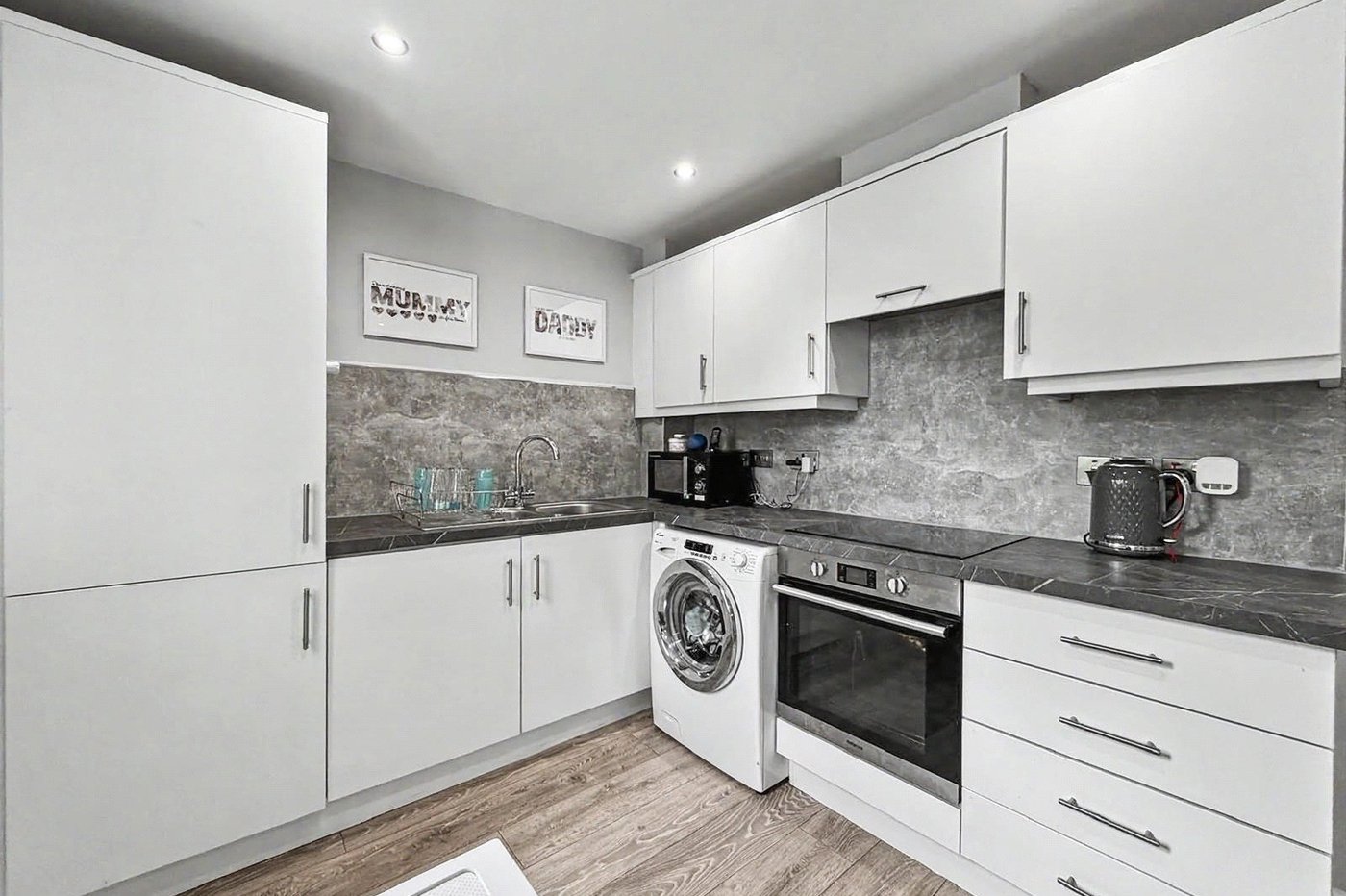 2 bedroom property for sale in Gillingham | Robinson Michael & Jackson