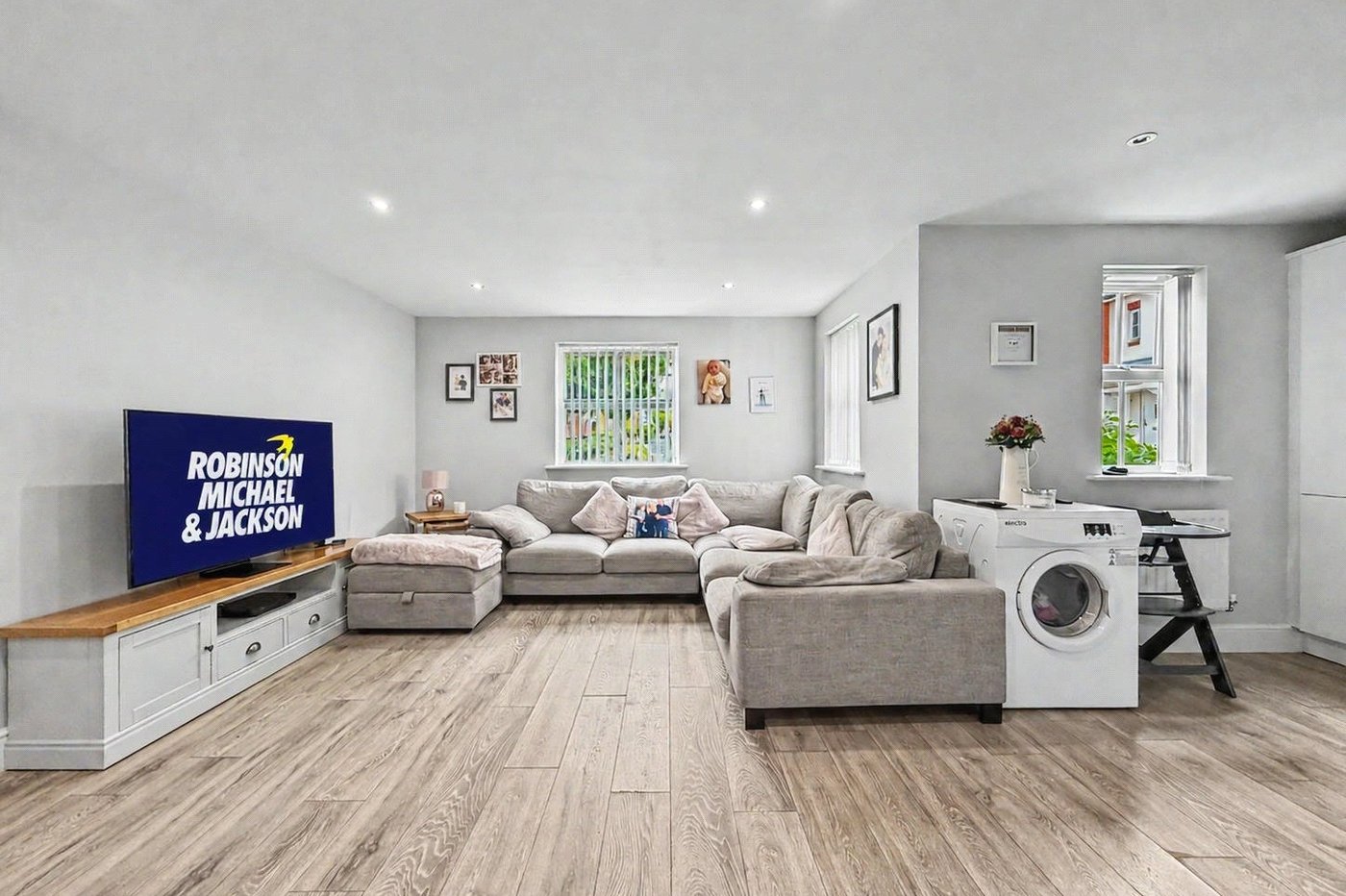 2 bedroom property for sale in Gillingham | Robinson Michael & Jackson