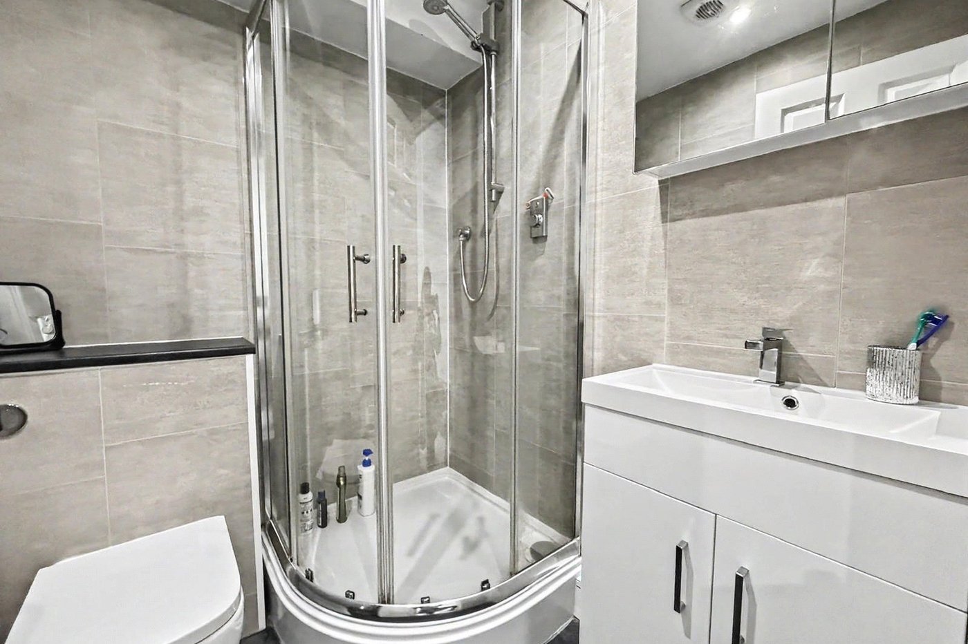 2 bedroom property for sale in Gillingham | Robinson Michael & Jackson