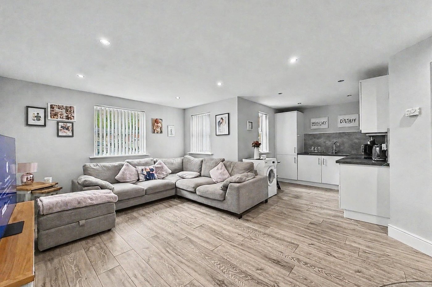 2 bedroom property for sale in Gillingham | Robinson Michael & Jackson