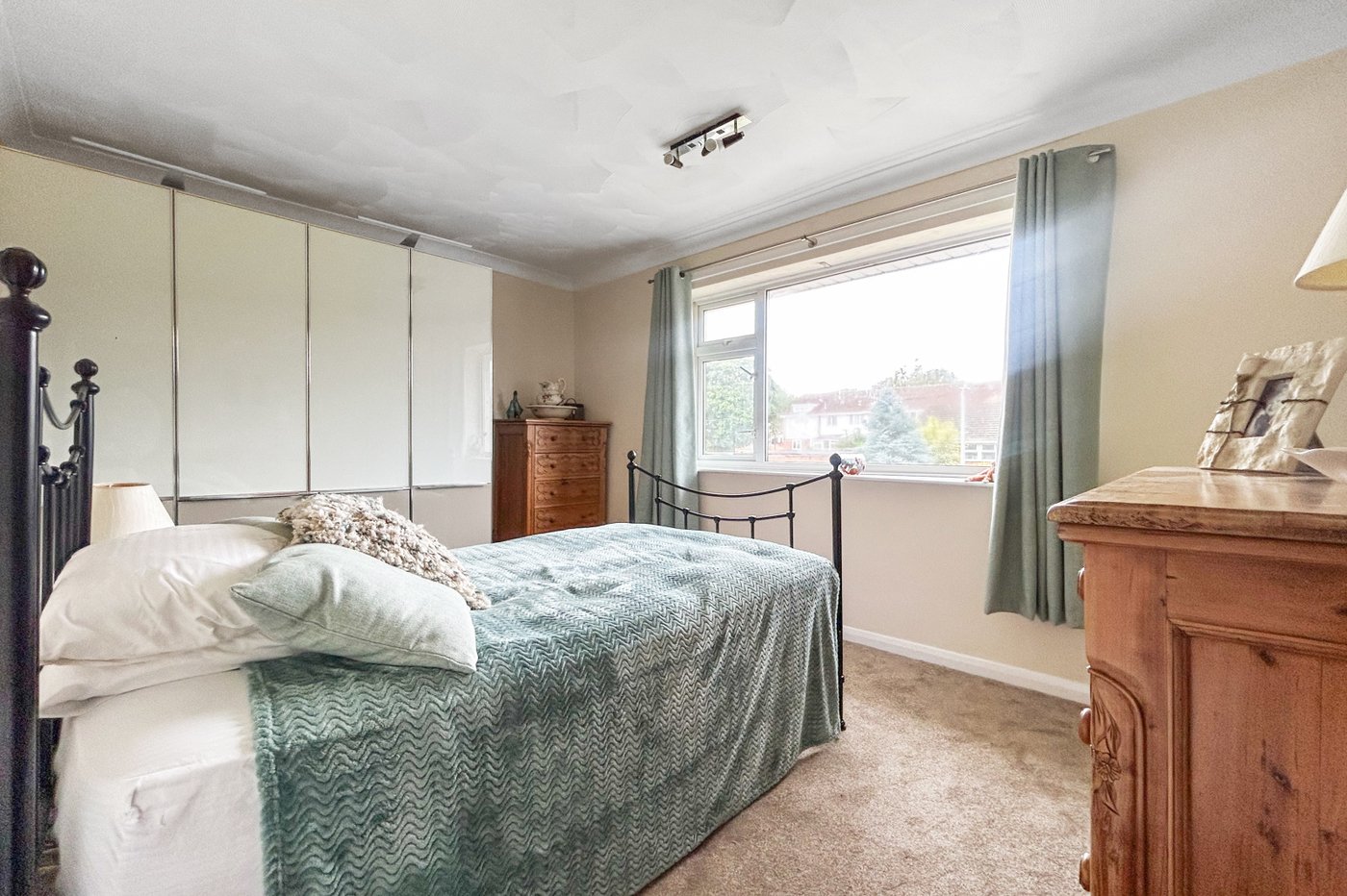 2 bedroom house for sale in Parkwood | Robinson Michael & Jackson