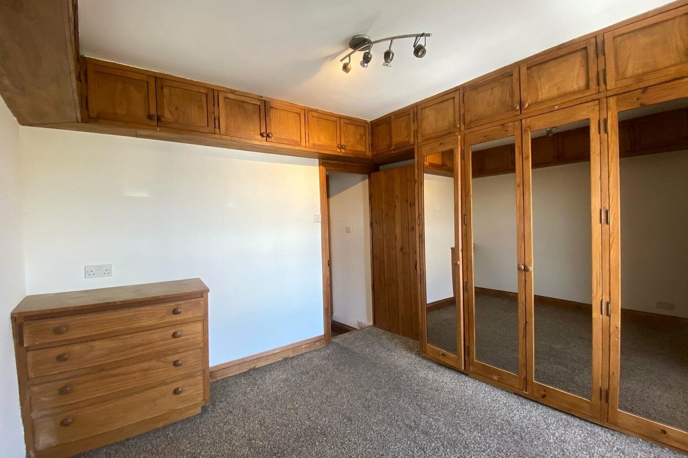 2 bedroom house for sale in Northfleet | Robinson Michael & Jackson