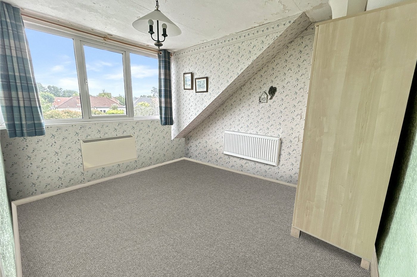 4 bedroom bungalow for sale in Sidcup | Robinson Jackson