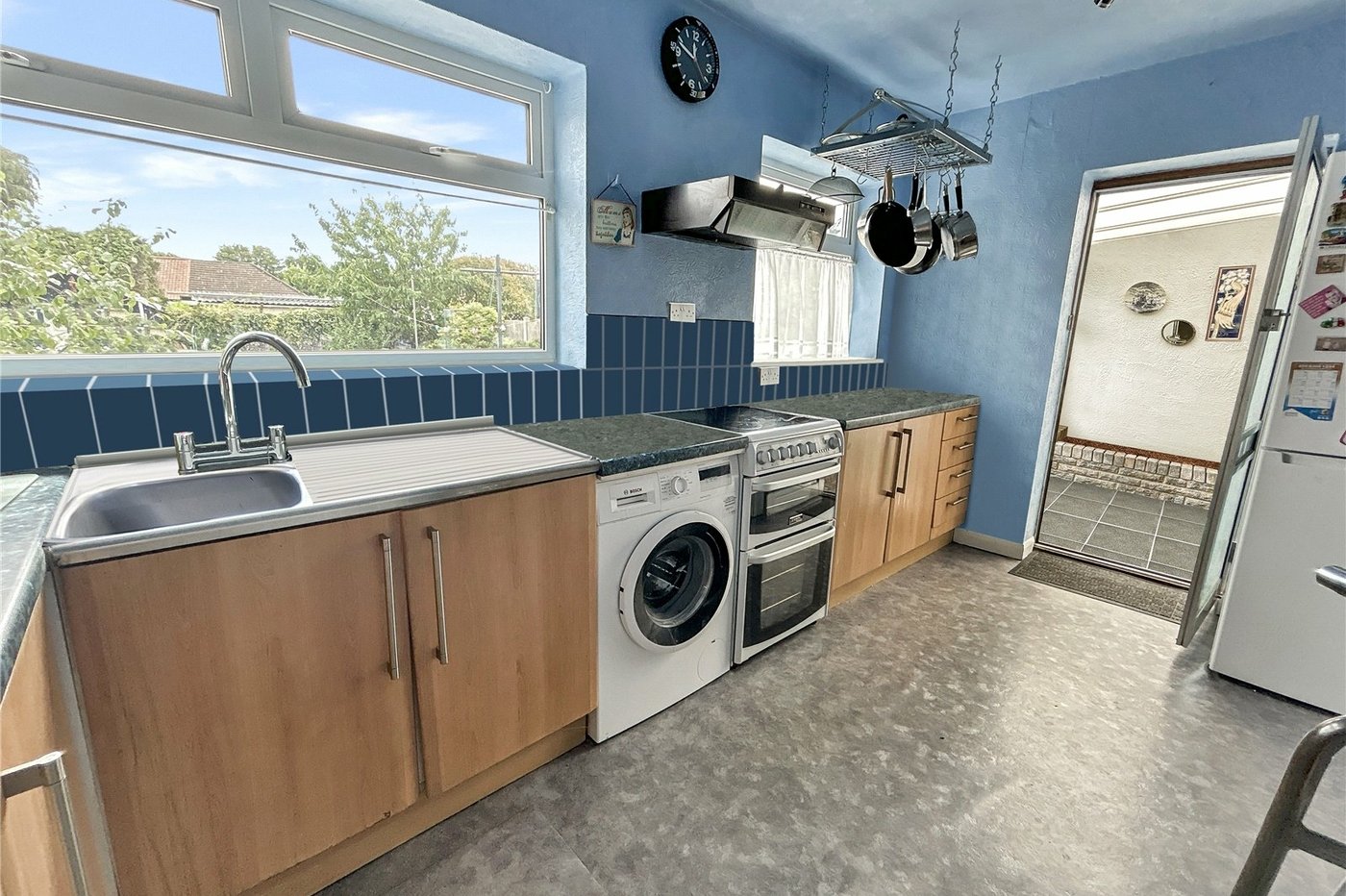 4 bedroom bungalow for sale in Sidcup | Robinson Jackson