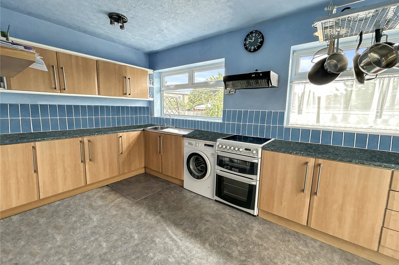 4 bedroom bungalow for sale in Sidcup | Robinson Jackson