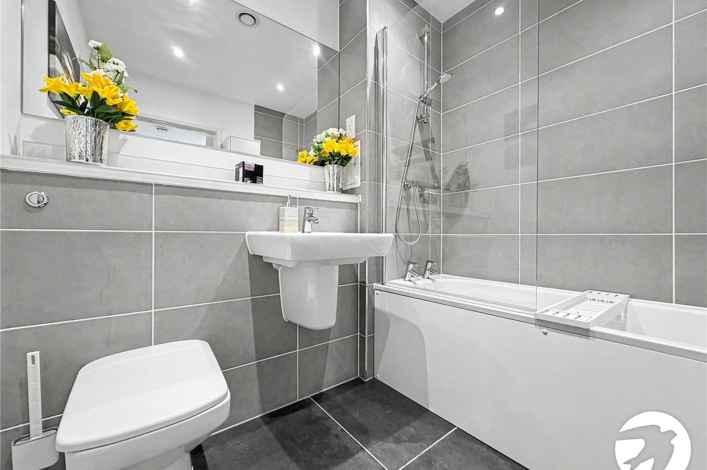 2 bedroom property for sale in Rochester | Robinson Michael & Jackson