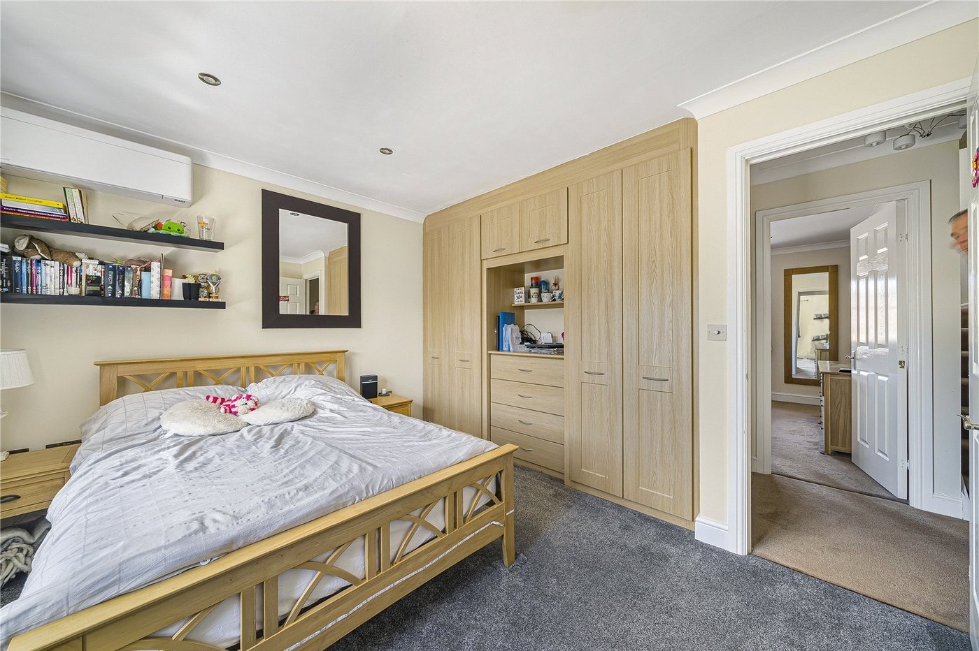 5 bedroom house for sale in Crayford | Robinson Jackson