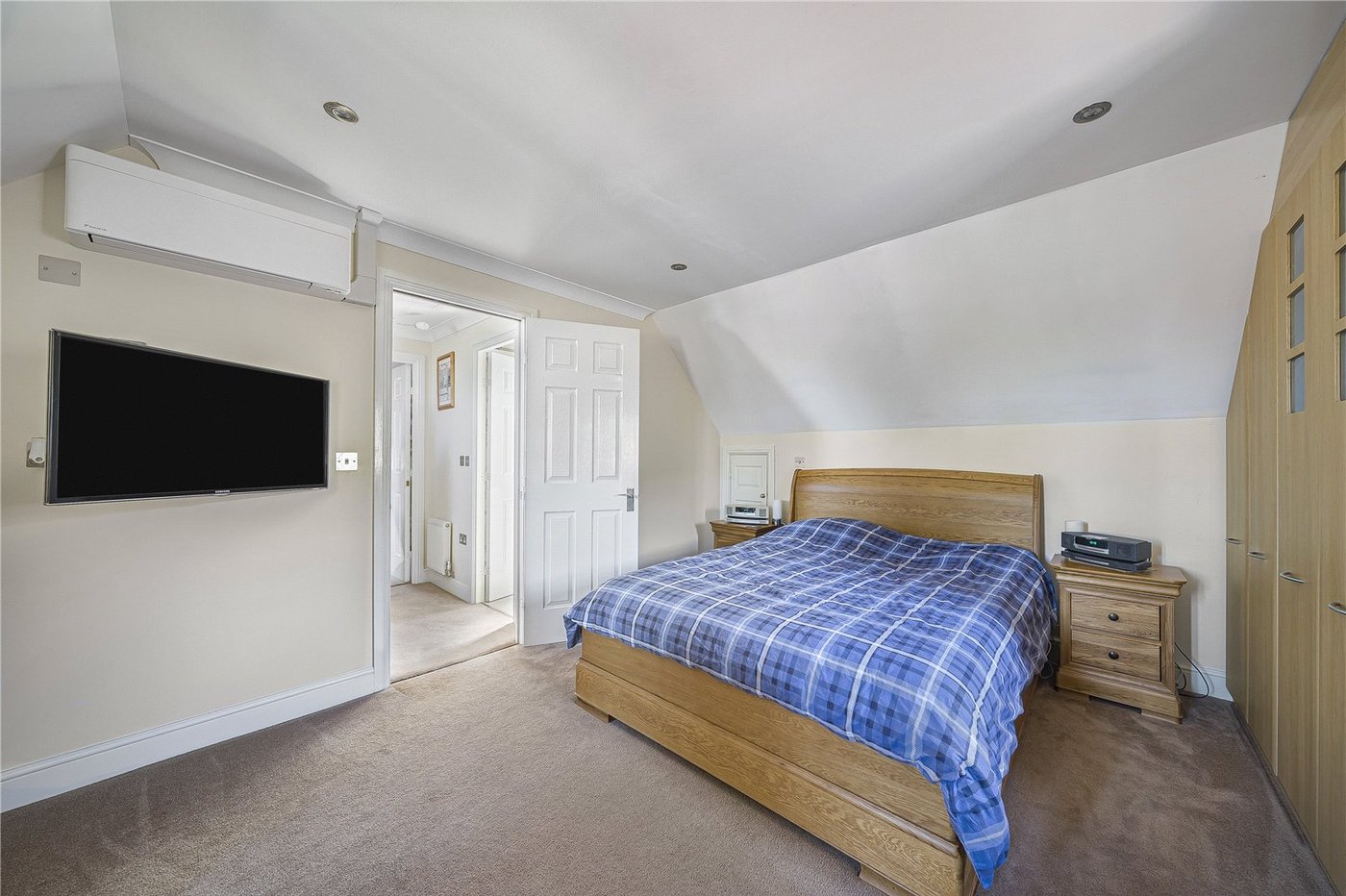 5 bedroom house for sale in Crayford | Robinson Jackson