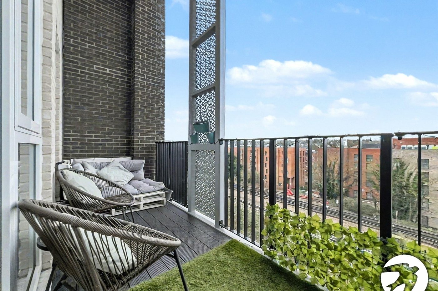 2 bedroom property for sale in Rochester | Robinson Michael & Jackson