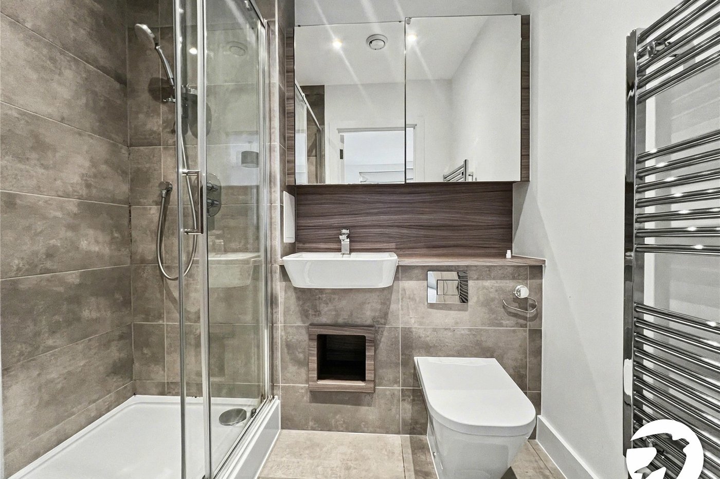 2 bedroom property for sale in Rochester | Robinson Michael & Jackson