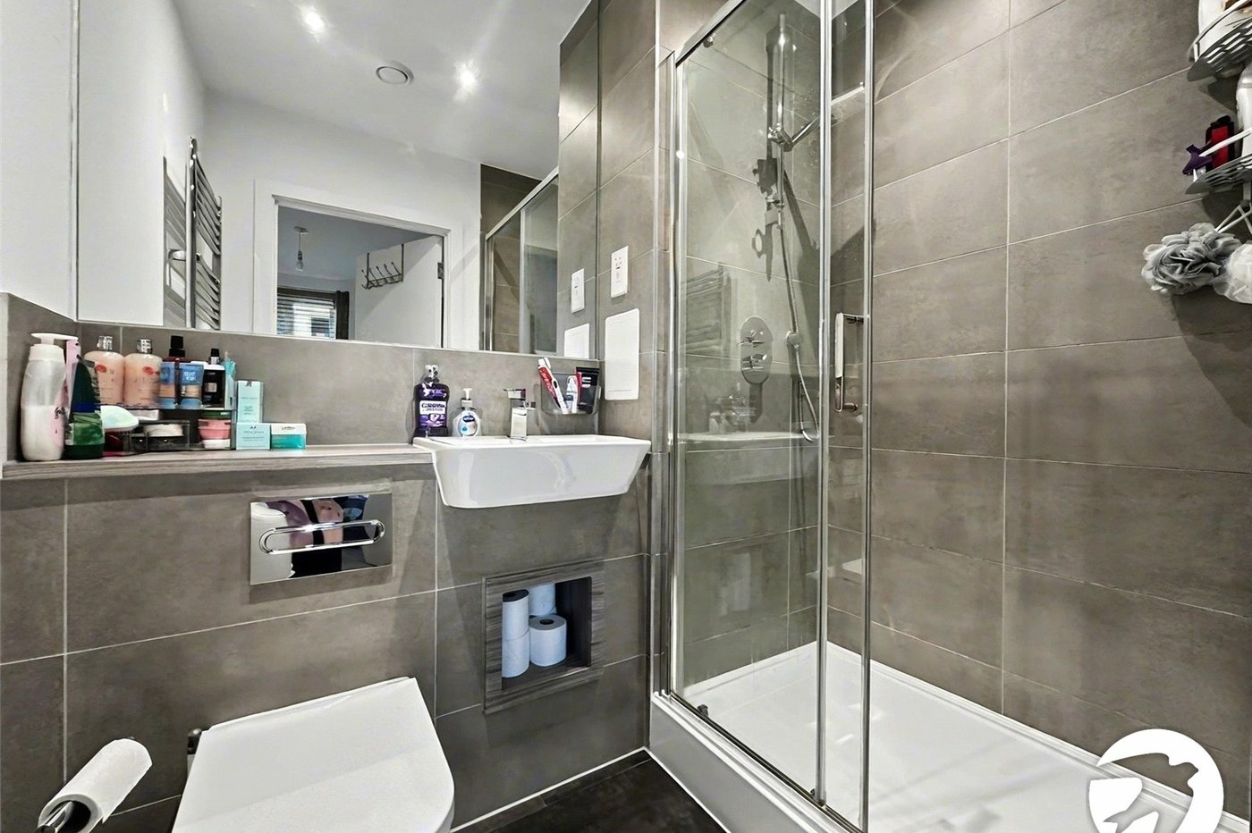 2 bedroom property for sale in Rochester | Robinson Michael & Jackson