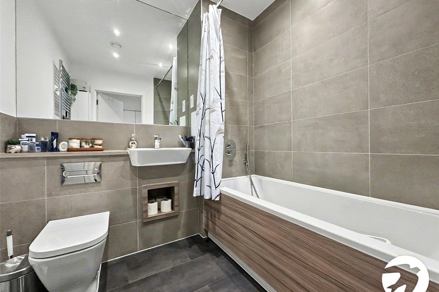 2 bedroom property for sale in Rochester | Robinson Michael & Jackson