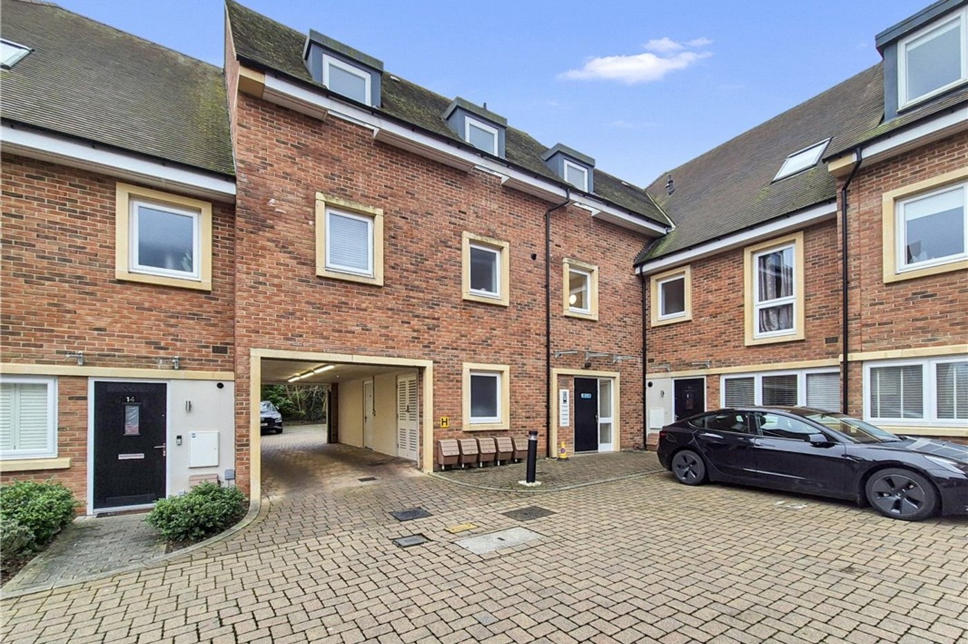 1 bedroom property for sale in Farnborough | Robinson Jackson