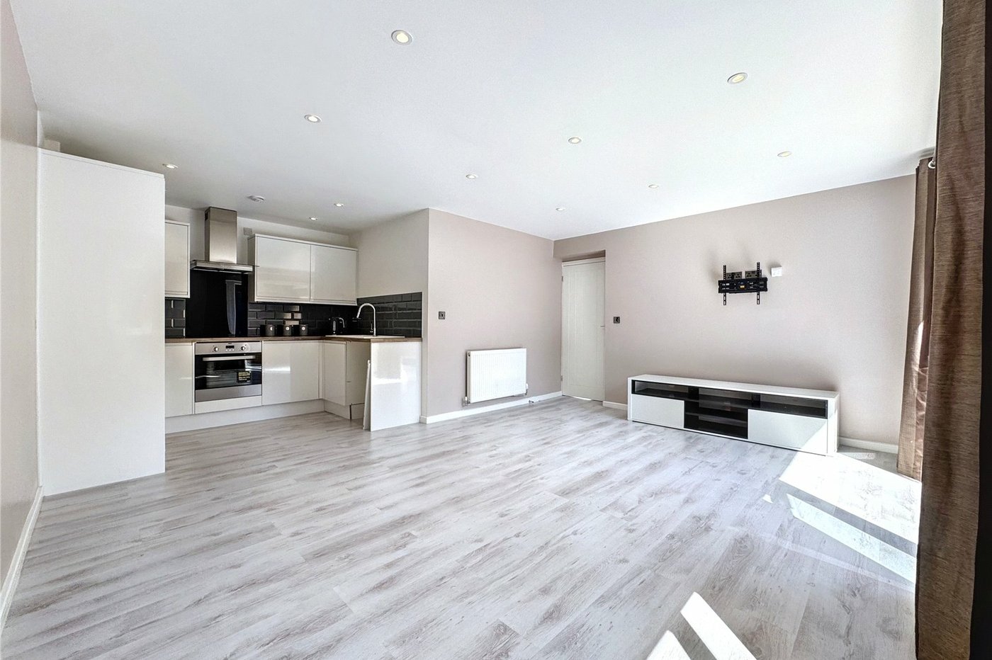 2 bedroom bungalow for sale in Gillingham | Robinson Michael & Jackson