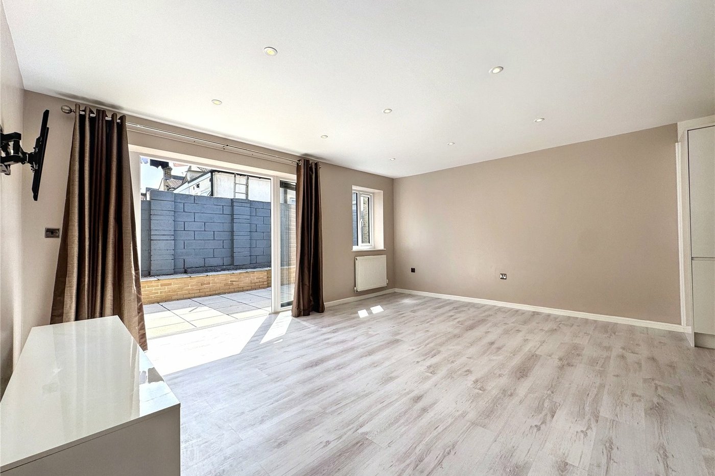 2 bedroom bungalow for sale in Gillingham | Robinson Michael & Jackson