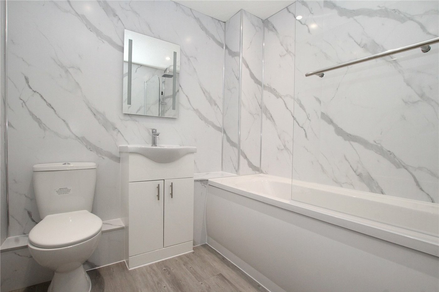 3 bedroom house for sale in London | Robinson Jackson