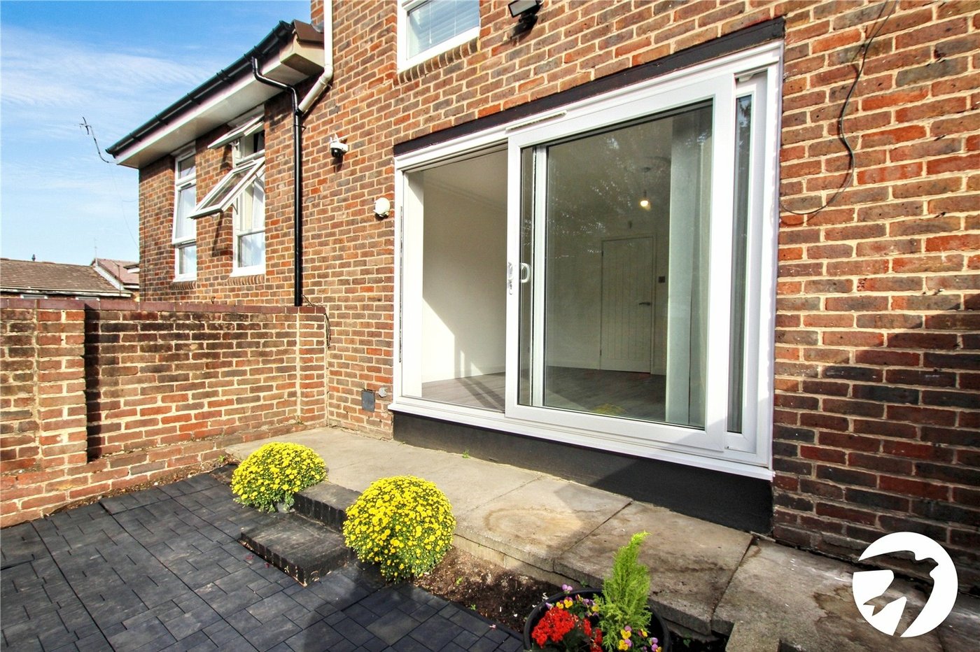 3 bedroom house for sale in London | Robinson Jackson